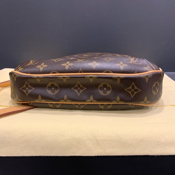 SOLD Louis Vuitton Odeon Crossbody Bag - Picture 9 of 16